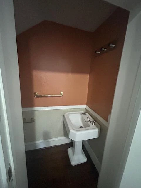 328 Mountain AVE - Photo 4