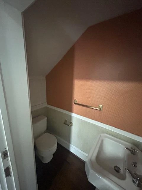 328 Mountain AVE - Photo 5