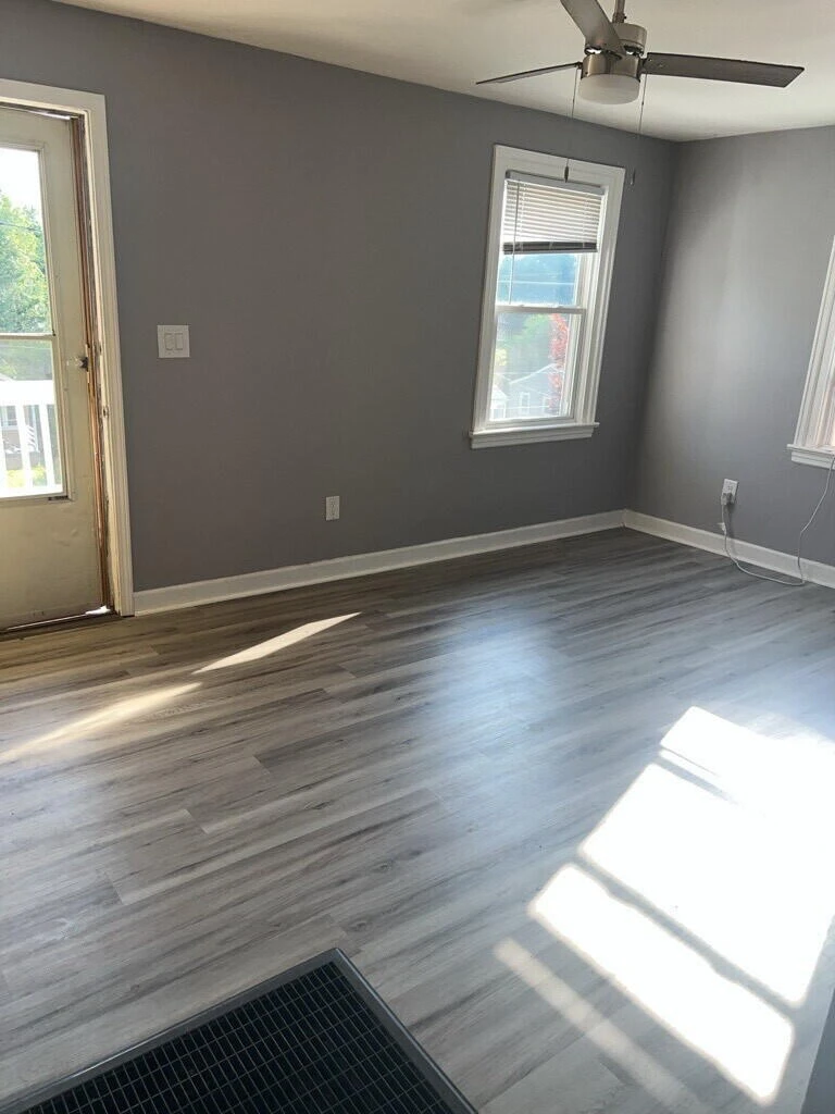 925 Kellogg AVE - Photo 2