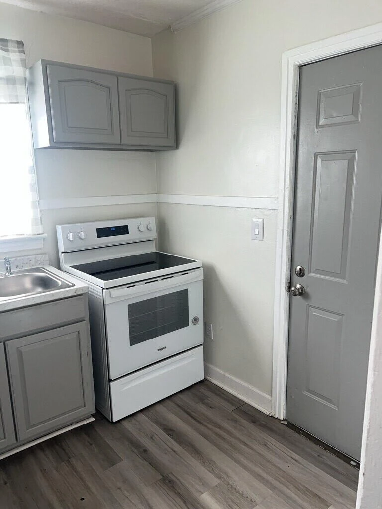 925 Kellogg AVE - Photo 7