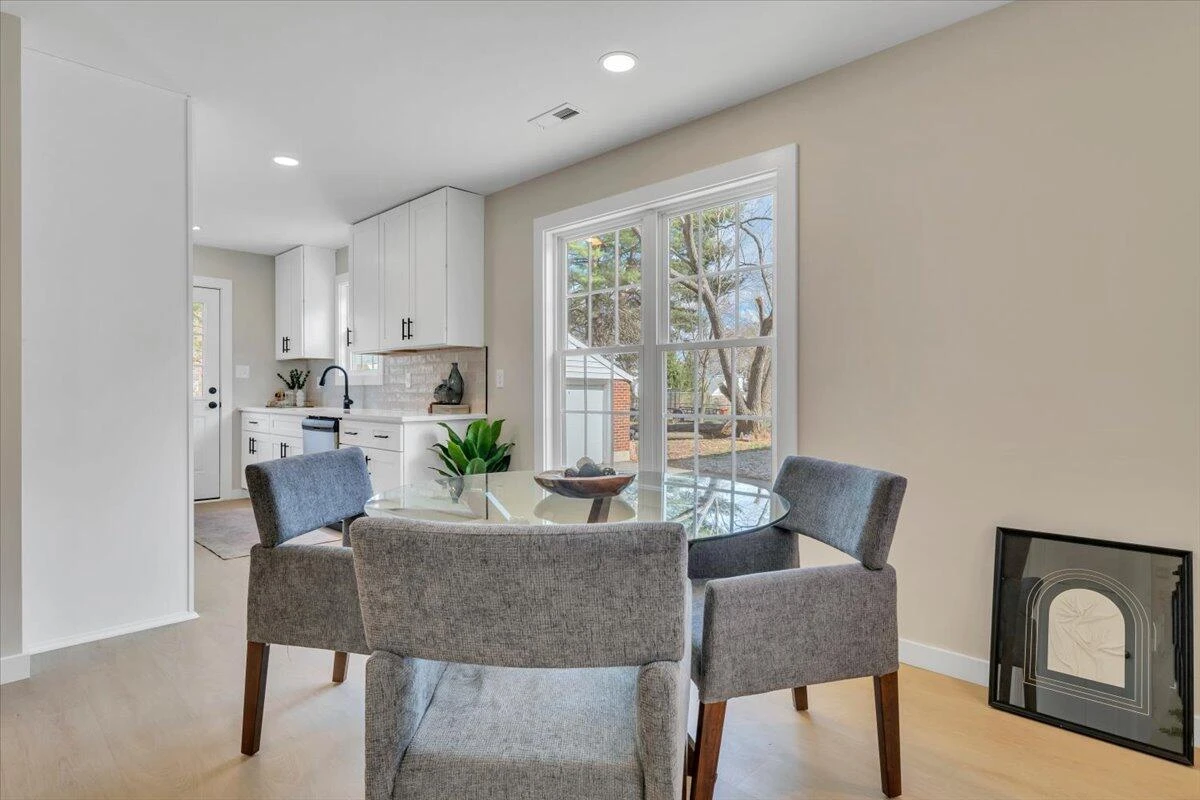3323 Collingwood ST - Photo 11
