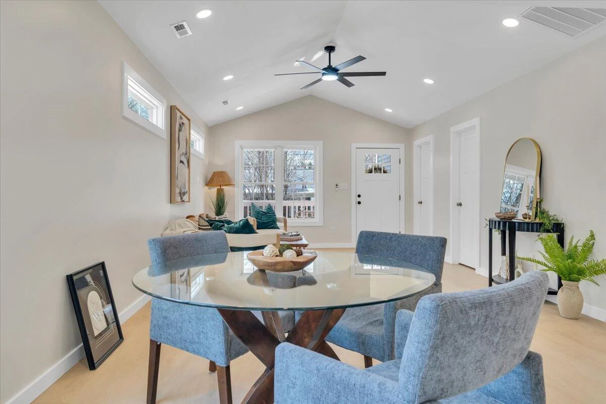3323 Collingwood ST - Photo 13