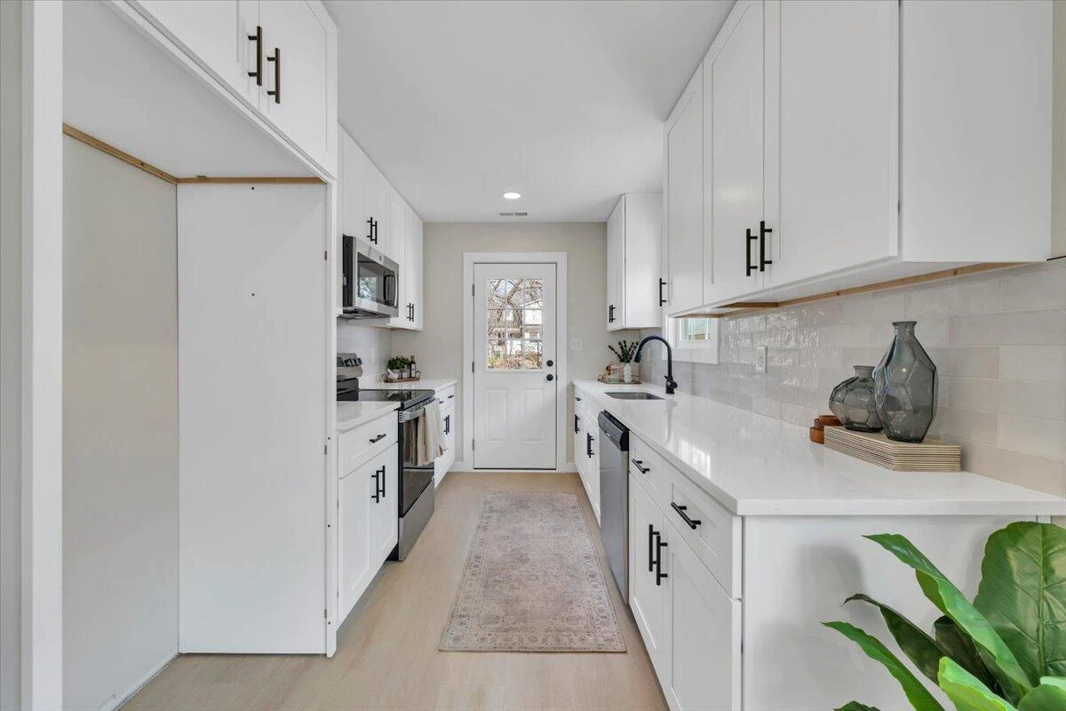 3323 Collingwood ST - Photo 14