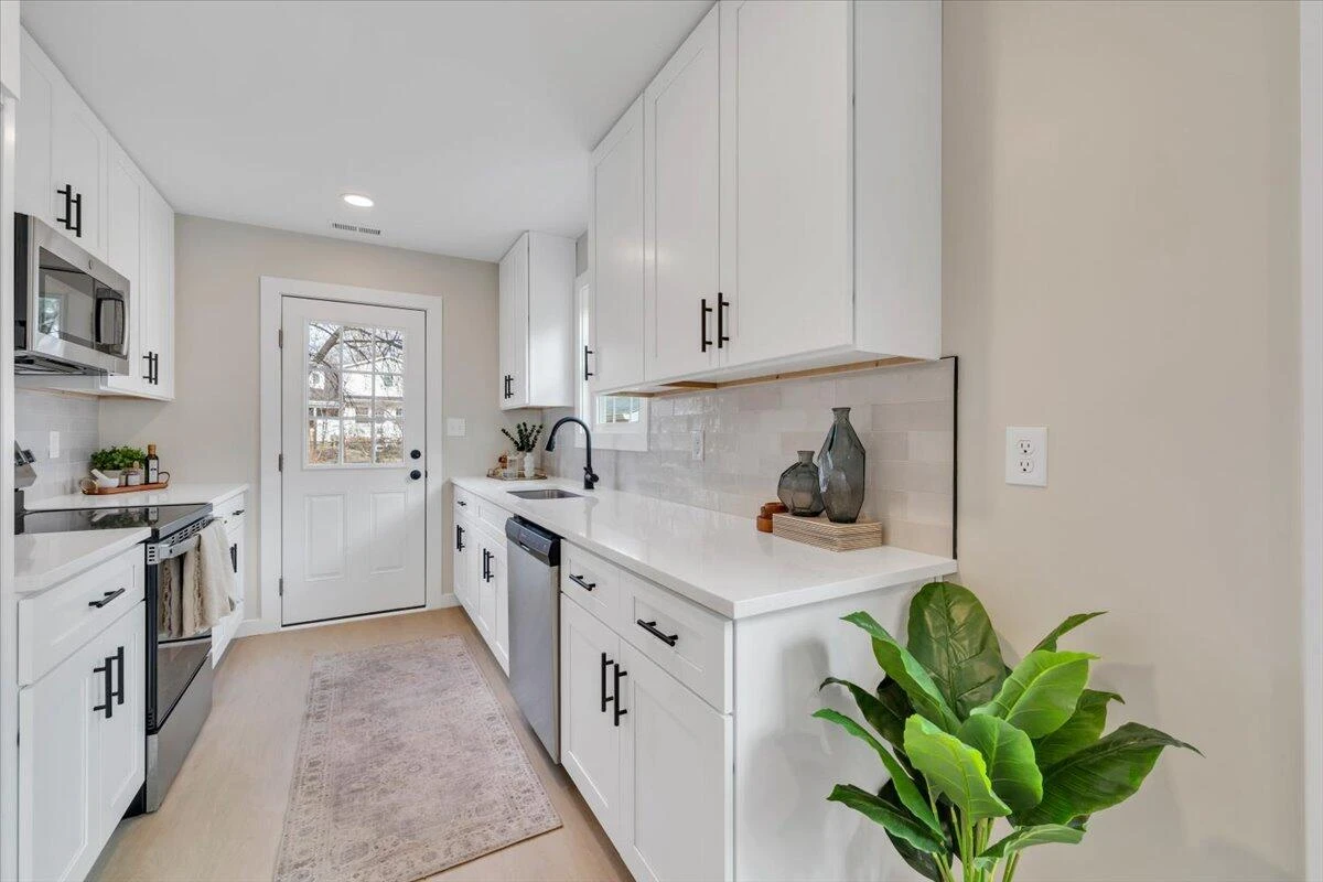 3323 Collingwood ST - Photo 17