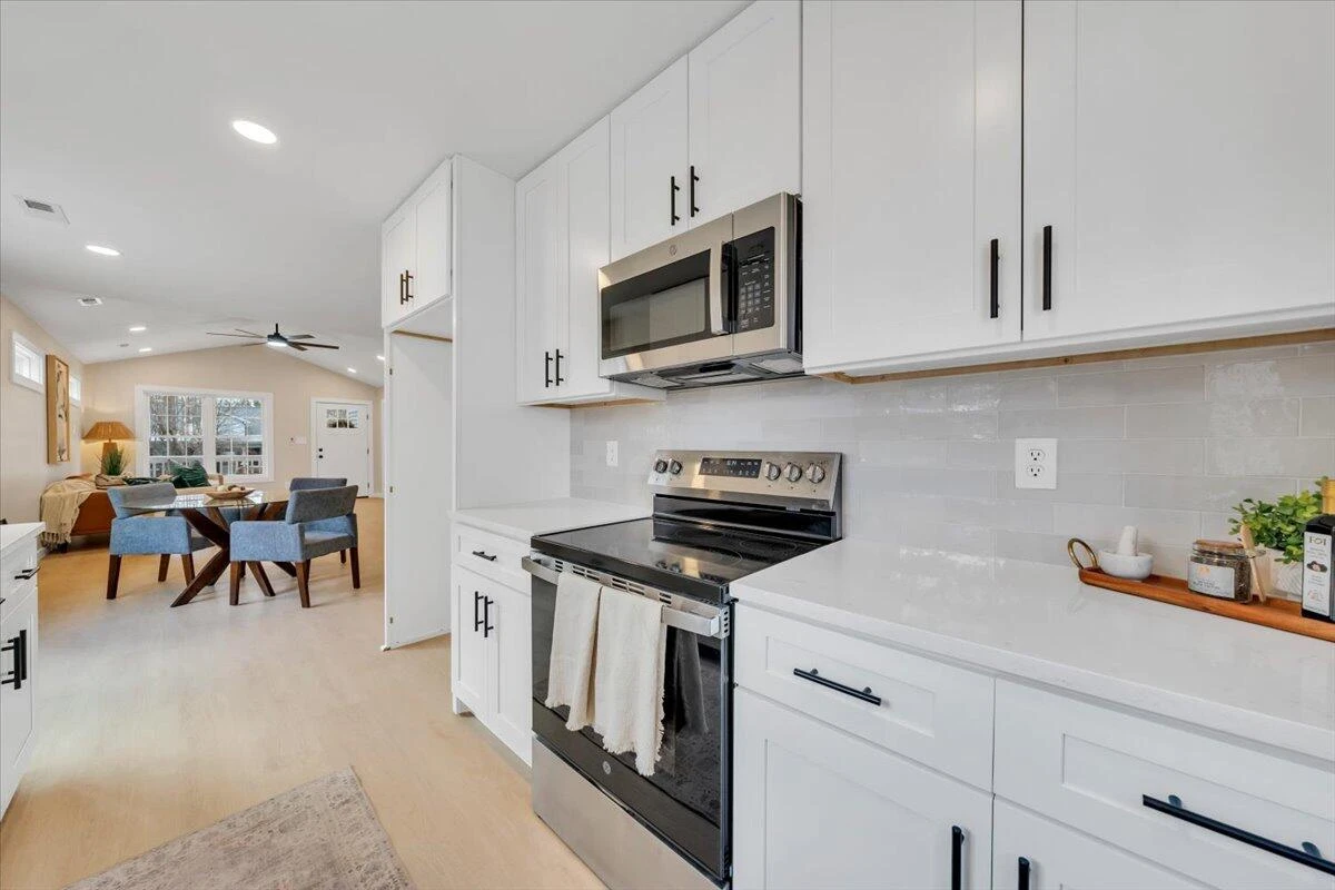 3323 Collingwood ST - Photo 19