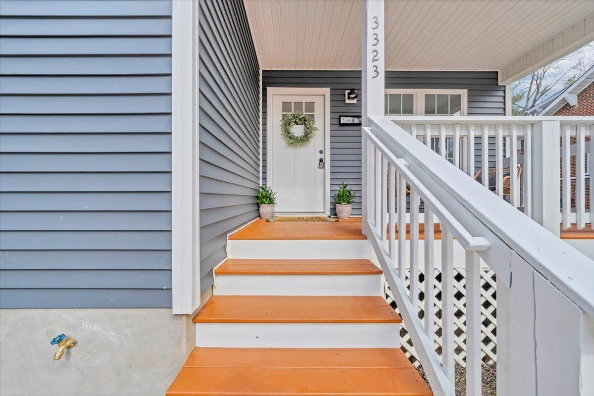 3323 Collingwood ST - Photo 2