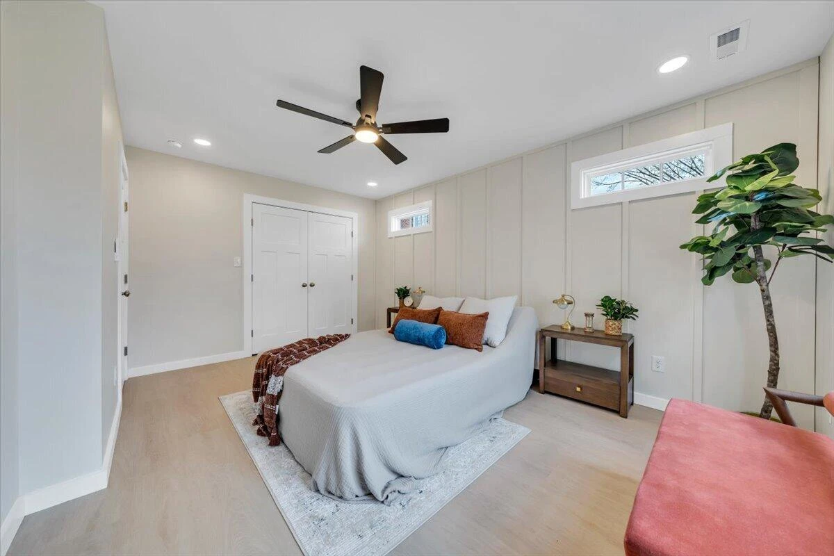 3323 Collingwood ST - Photo 23