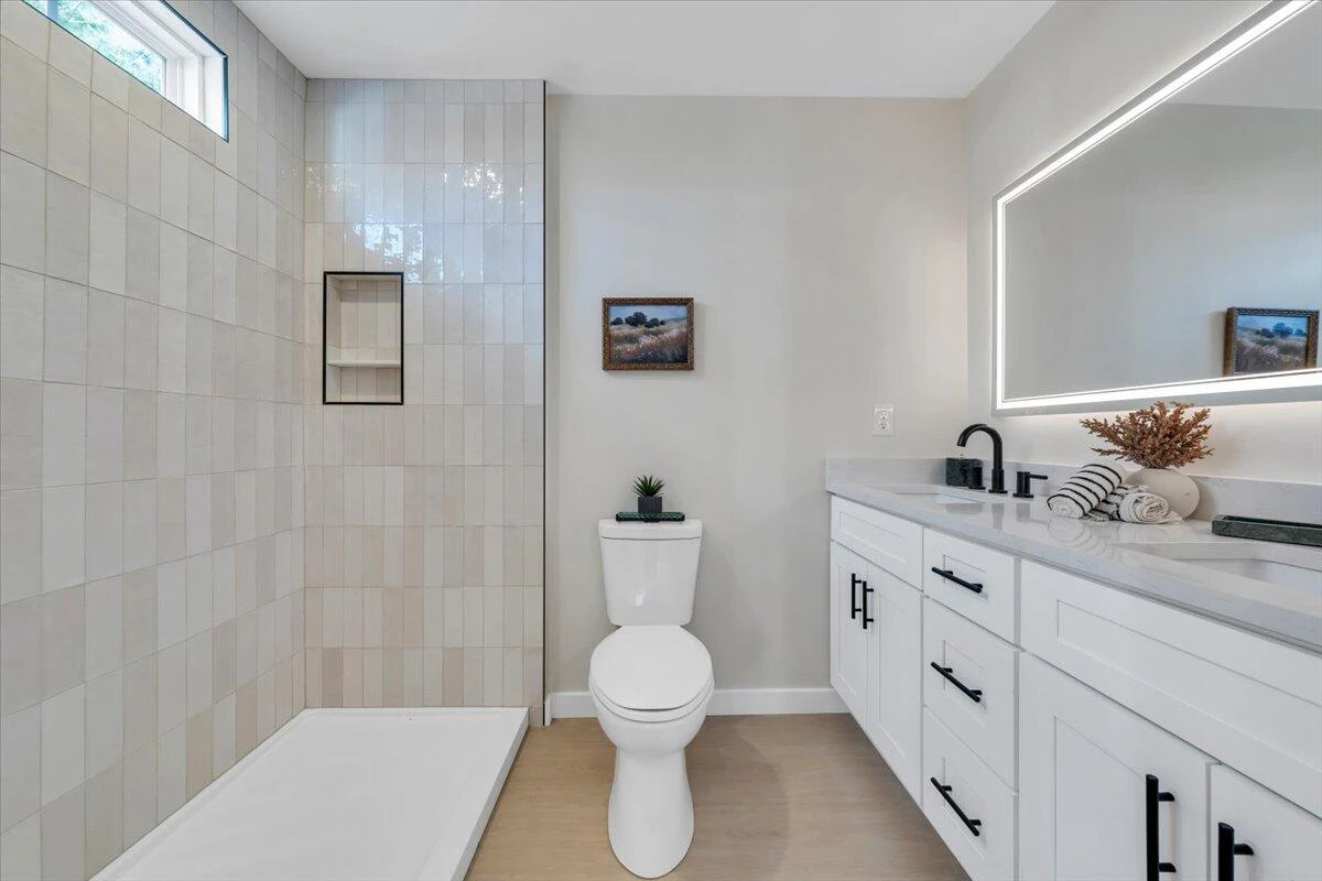 3323 Collingwood ST - Photo 24