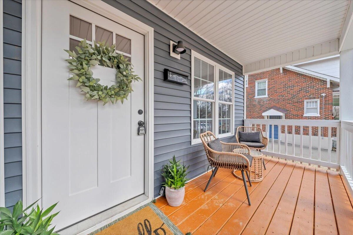 3323 Collingwood ST - Photo 3