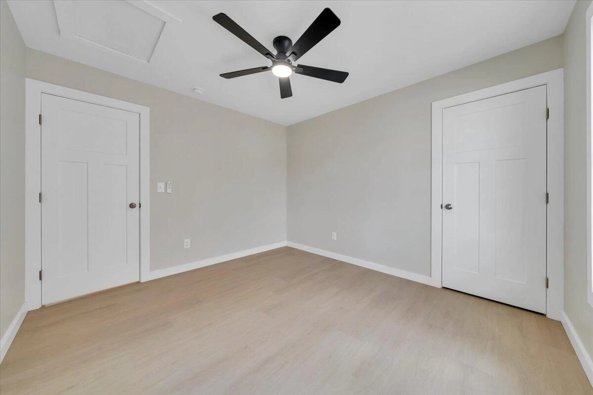 3323 Collingwood ST - Photo 32