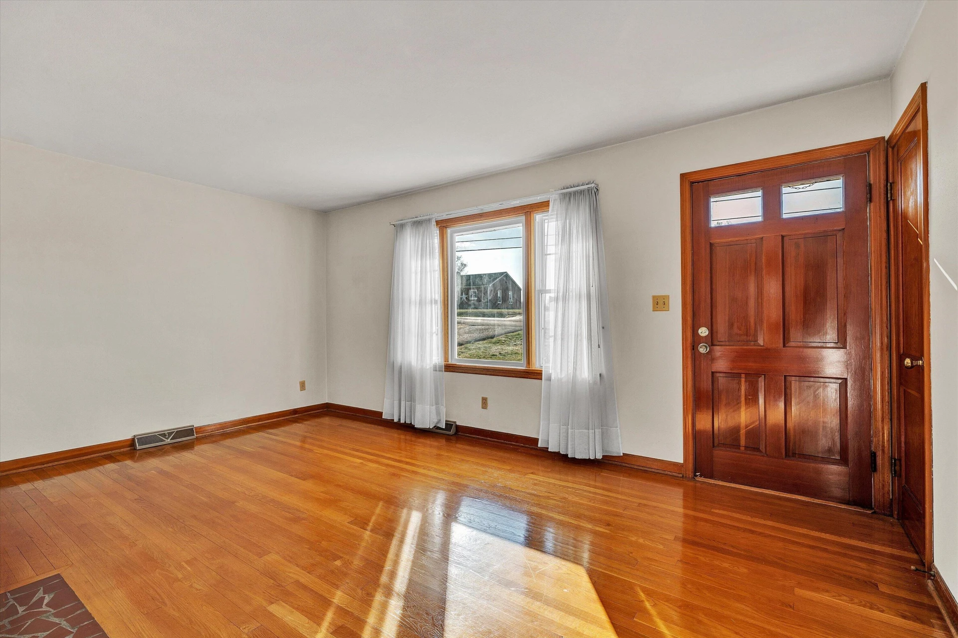 2818 Richard AVE - Photo 11