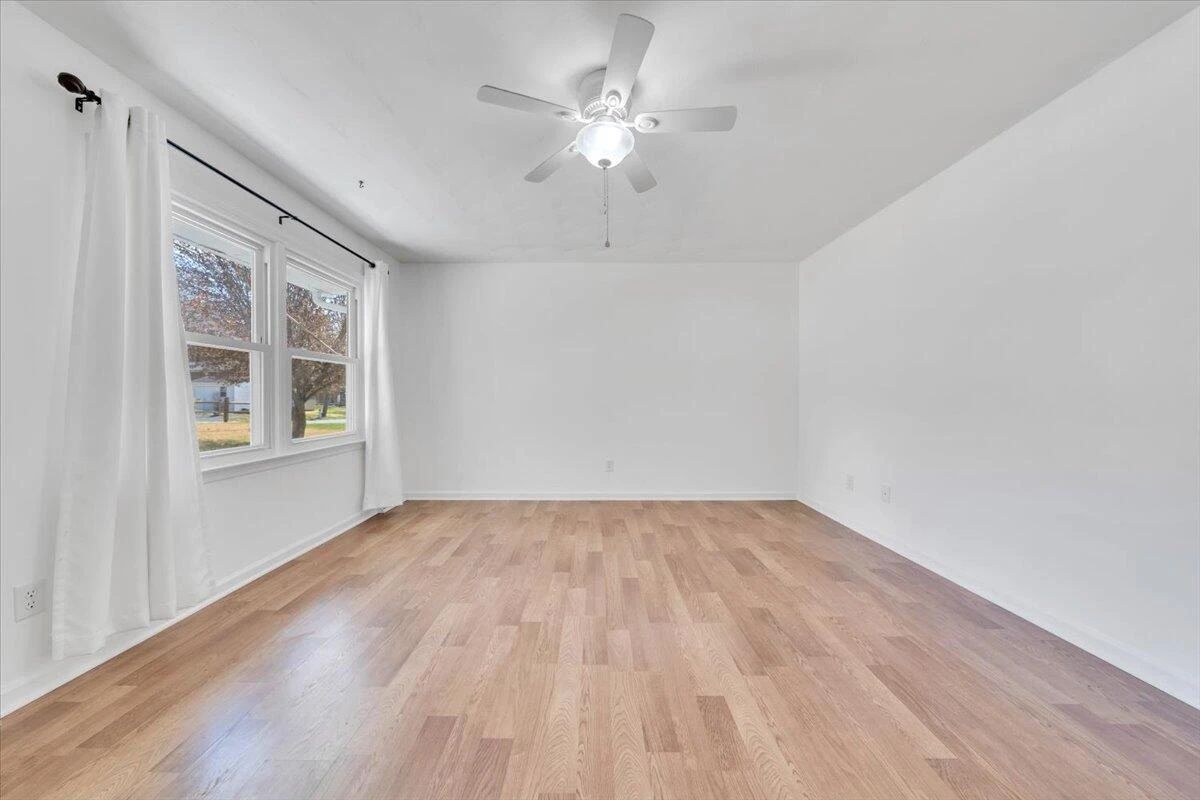 3149 Ventnor RD - Photo 3