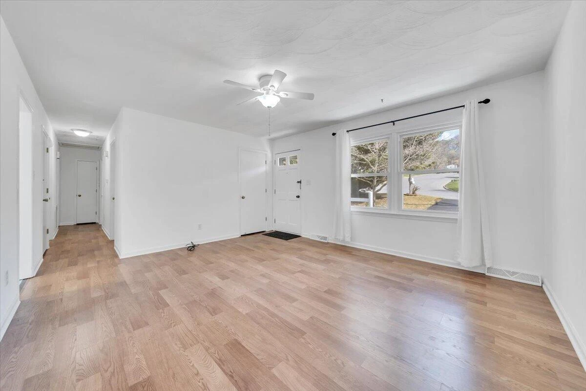 3149 Ventnor RD - Photo 5