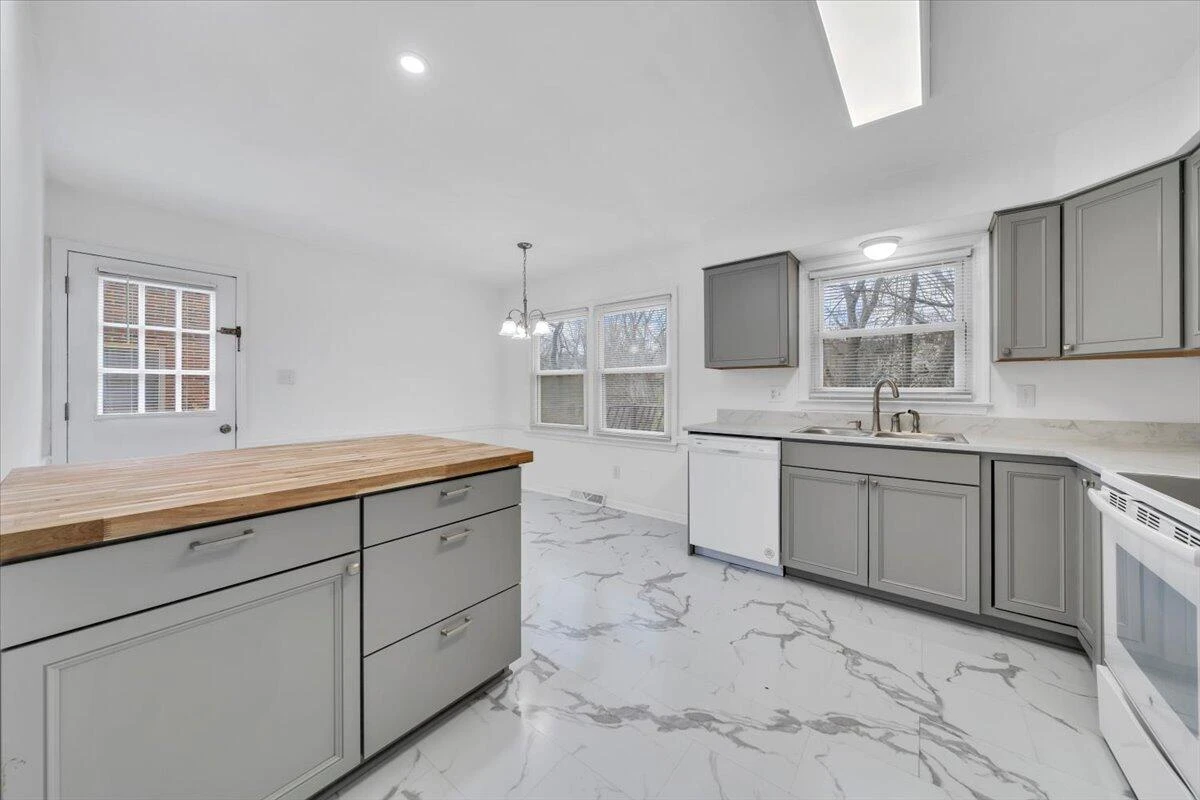 3149 Ventnor RD - Photo 7