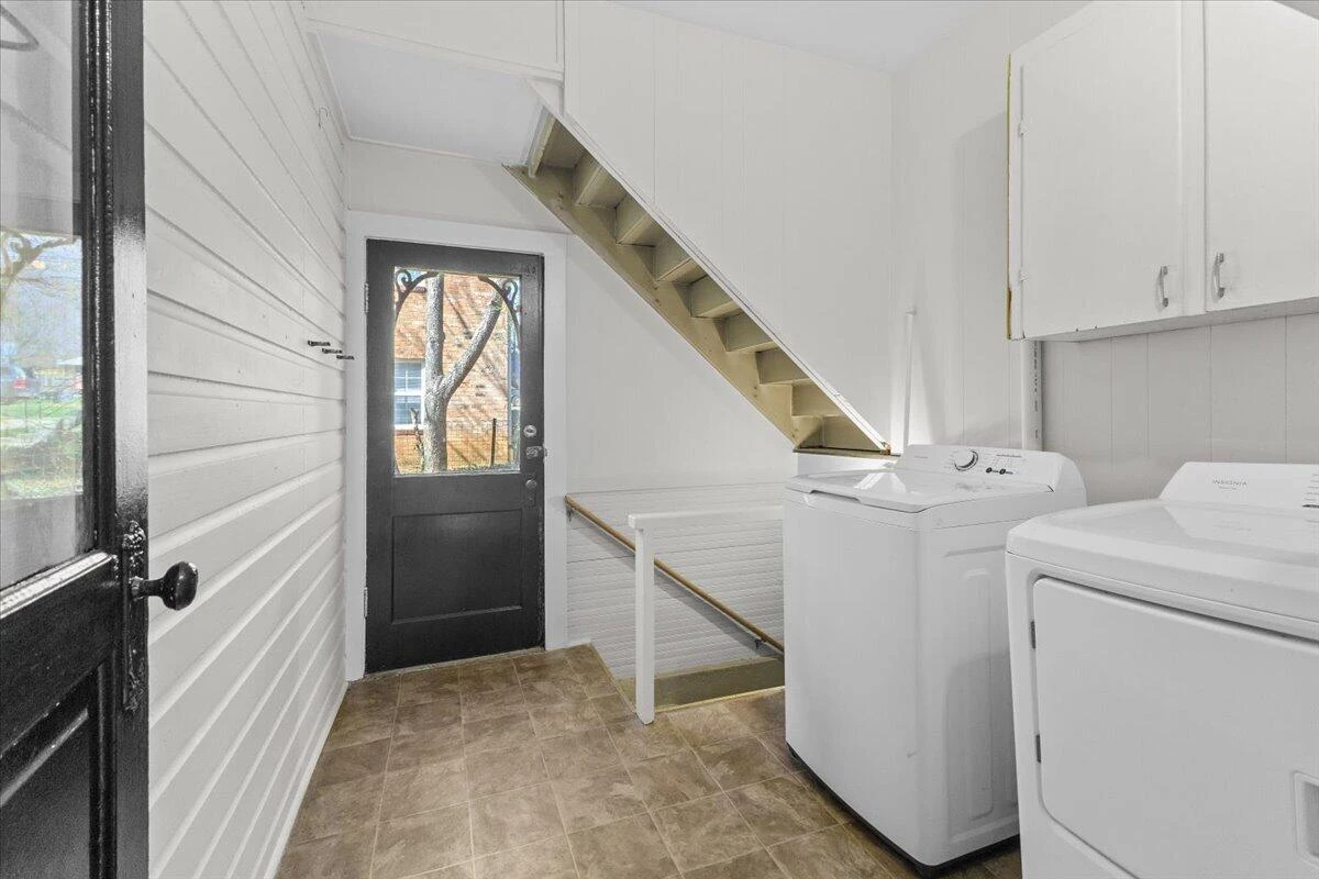 1825 Cambridge AVE - Photo 10