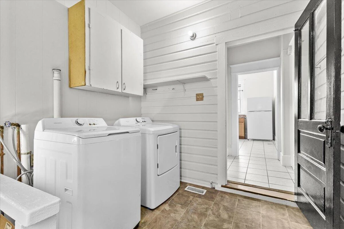 1825 Cambridge AVE - Photo 11