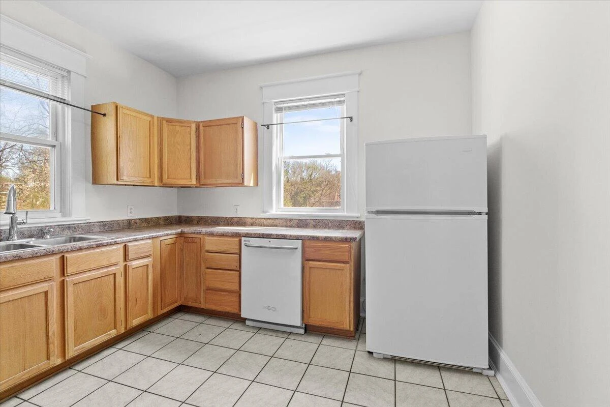 1825 Cambridge AVE - Photo 13