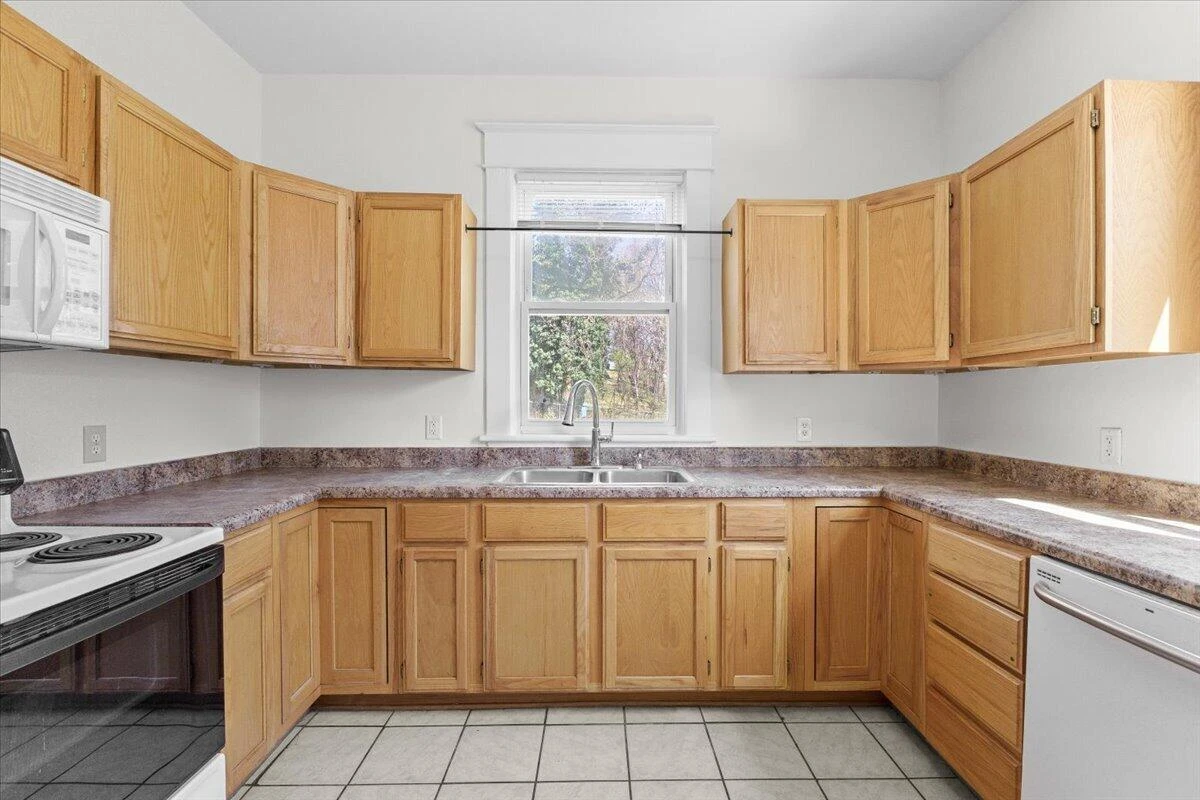 1825 Cambridge AVE - Photo 14