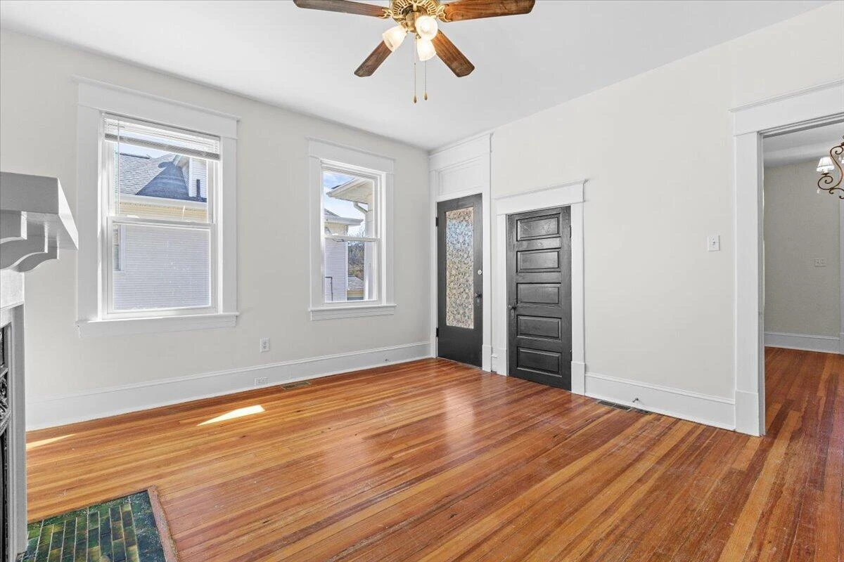 1825 Cambridge AVE - Photo 15