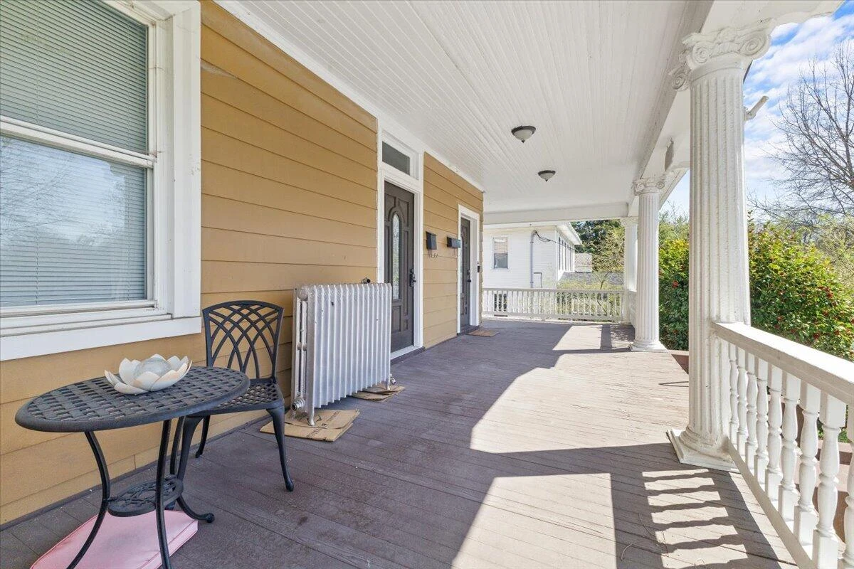 1825 Cambridge AVE - Photo 3
