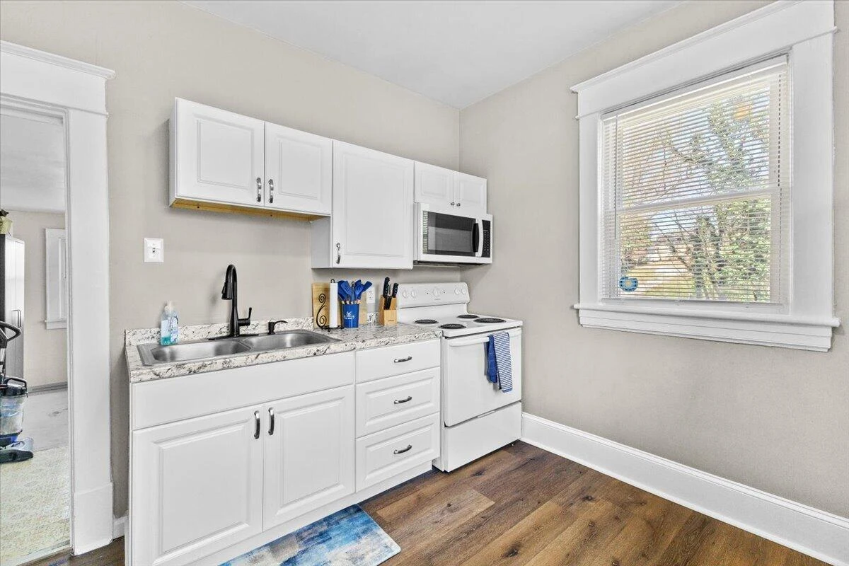 1825 Cambridge AVE - Photo 31