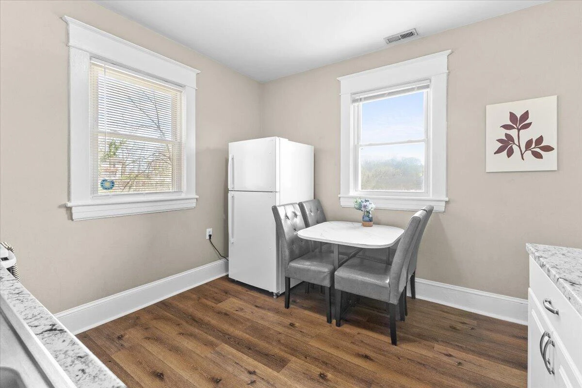 1825 Cambridge AVE - Photo 33