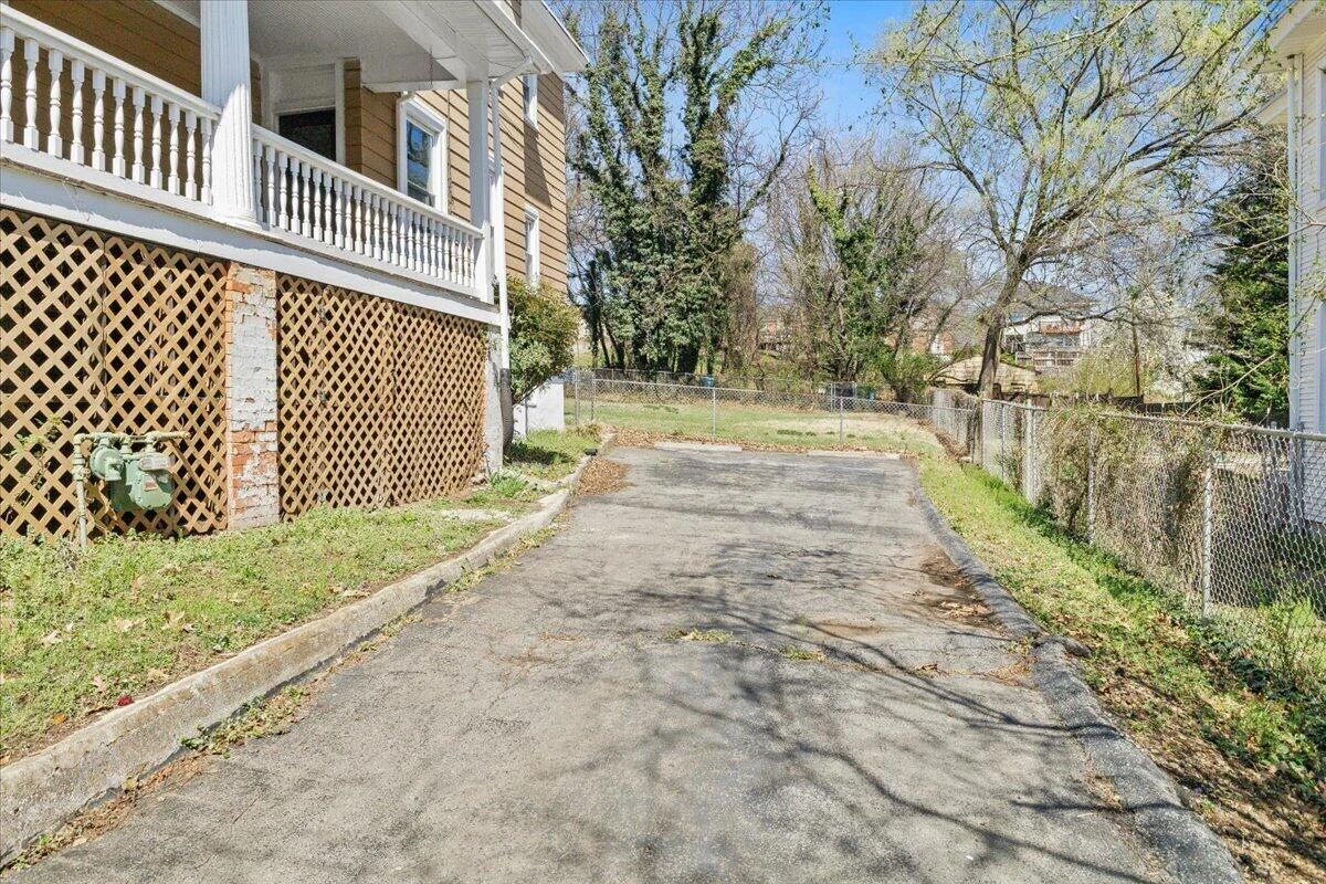 1825 Cambridge AVE - Photo 36