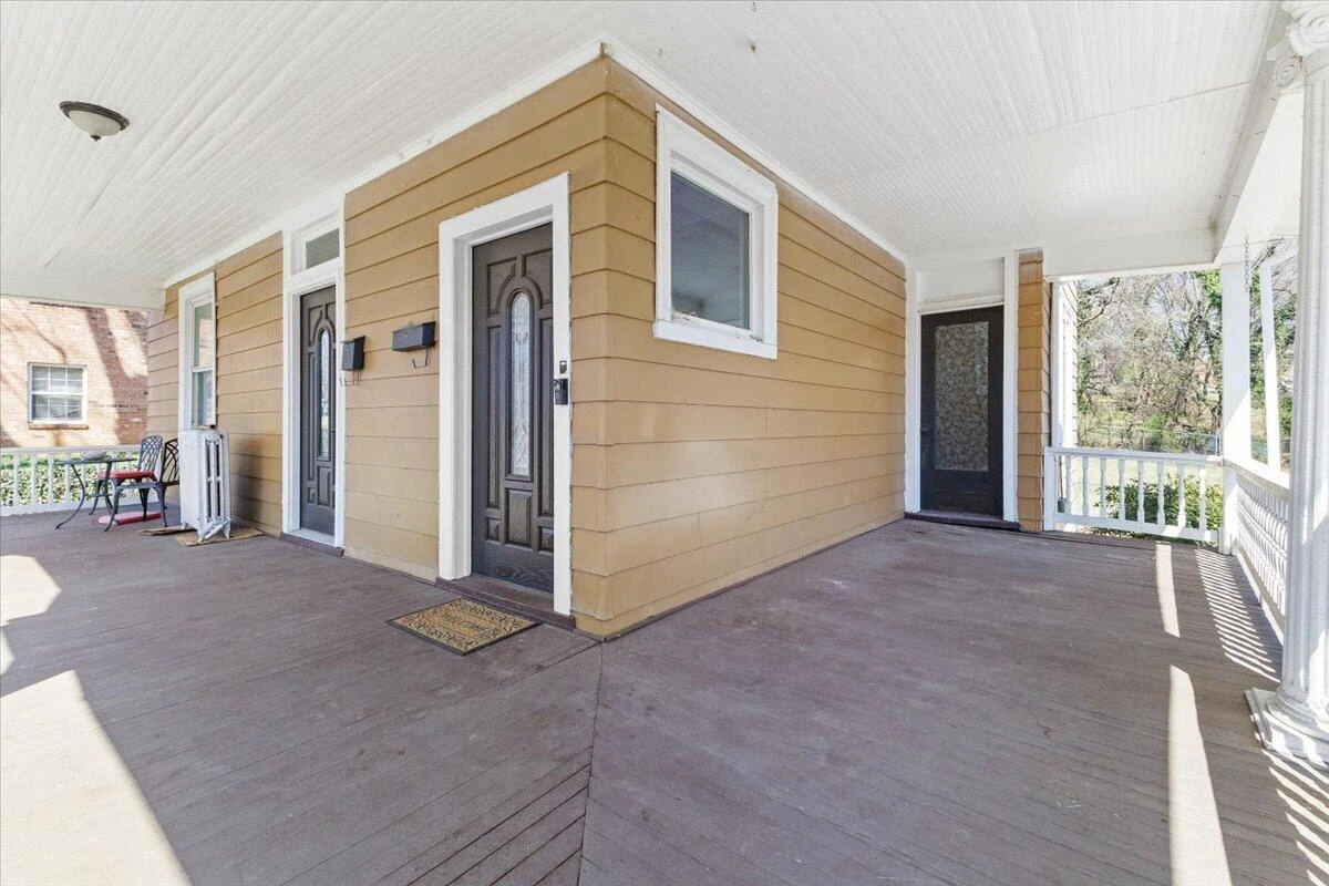 1825 Cambridge AVE - Photo 4