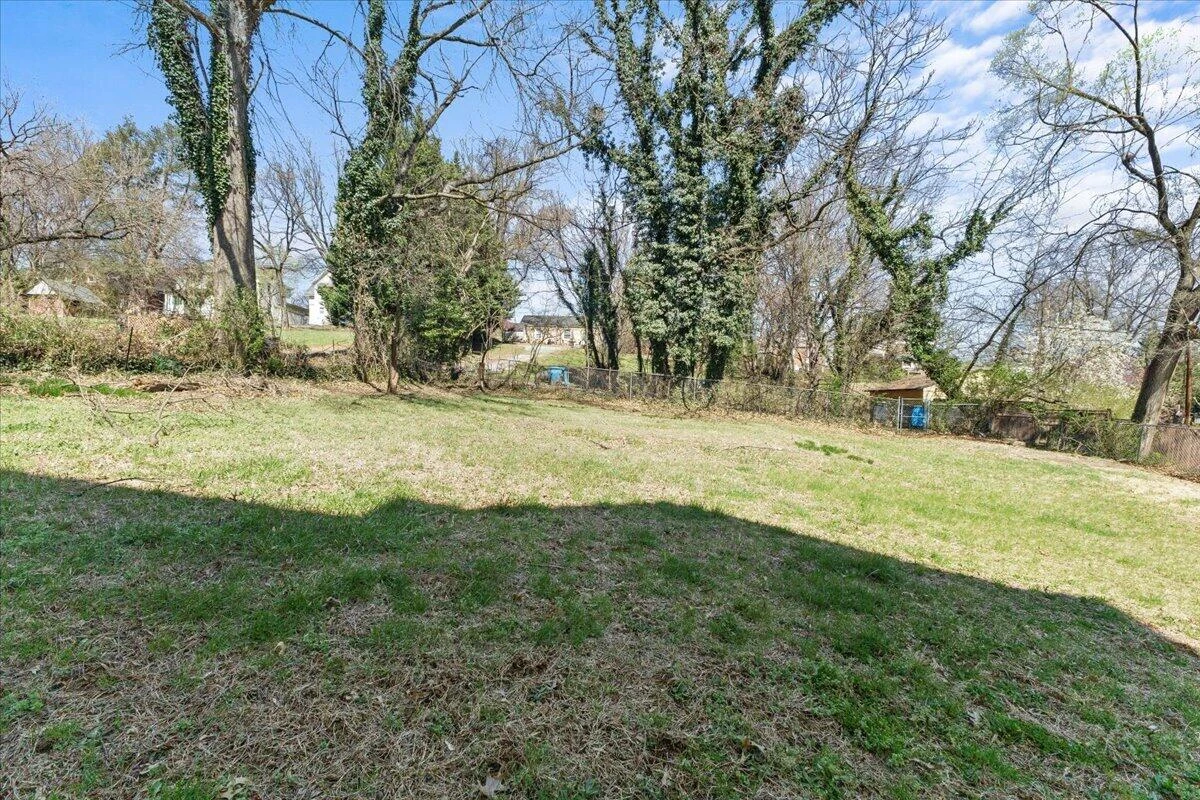 1825 Cambridge AVE - Photo 42