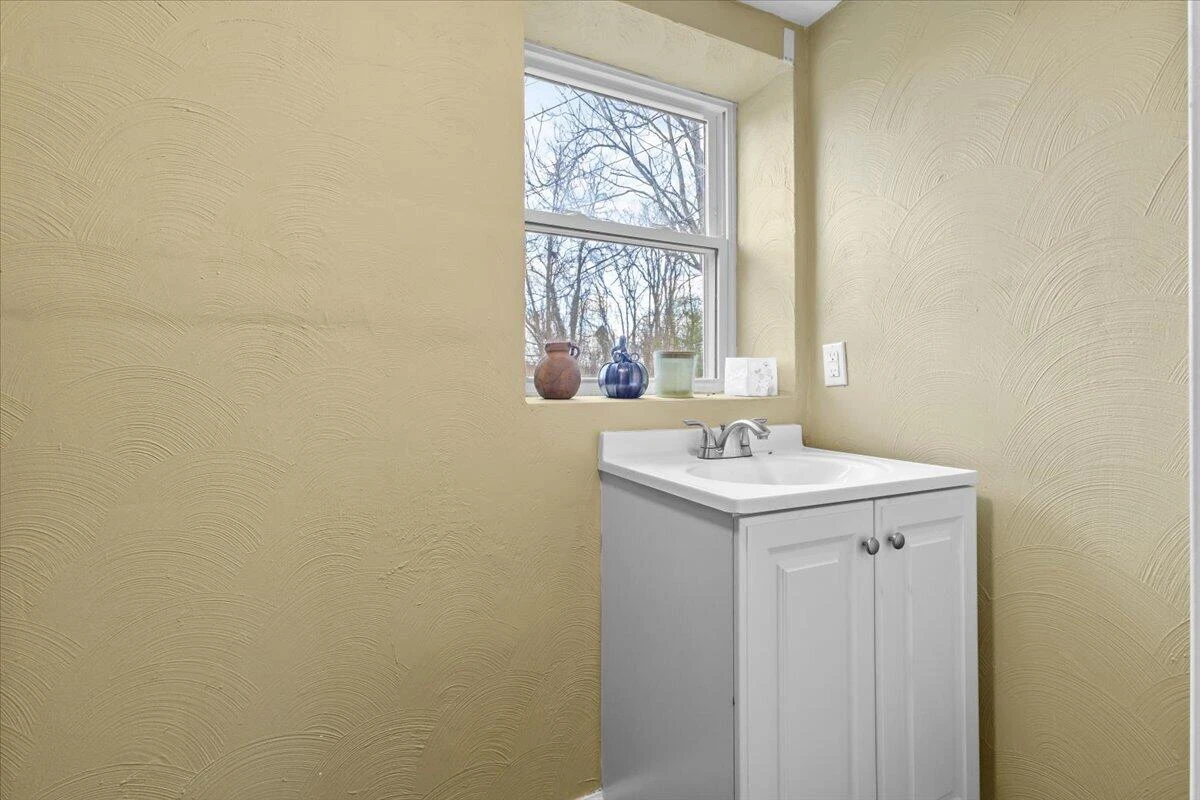 2633 Springhill DR - Photo 15