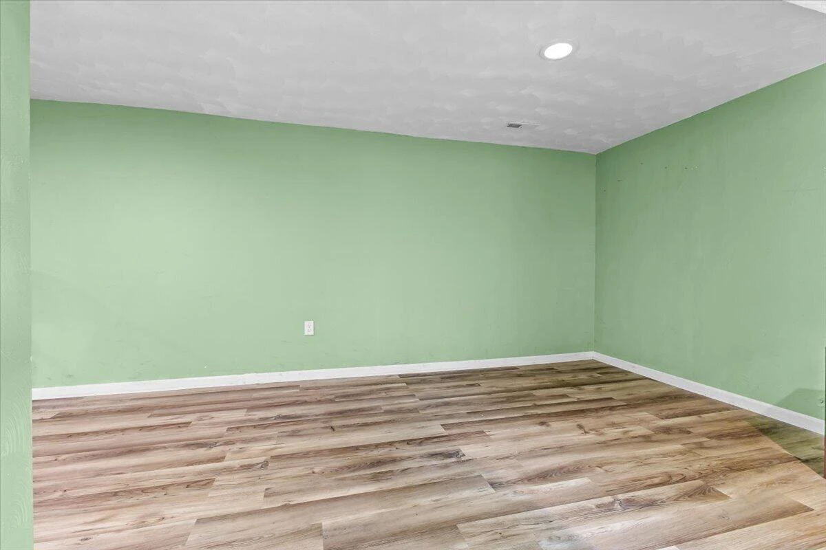 2633 Springhill DR NW - Photo 26