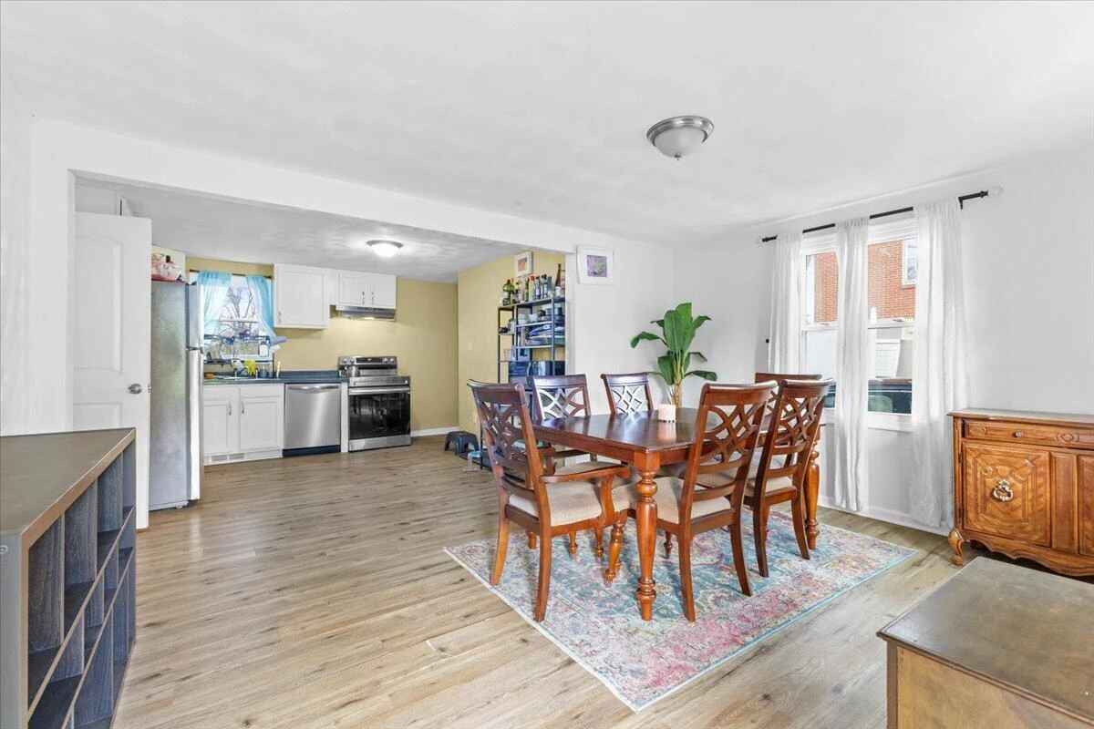 2633 Springhill DR - Photo 4