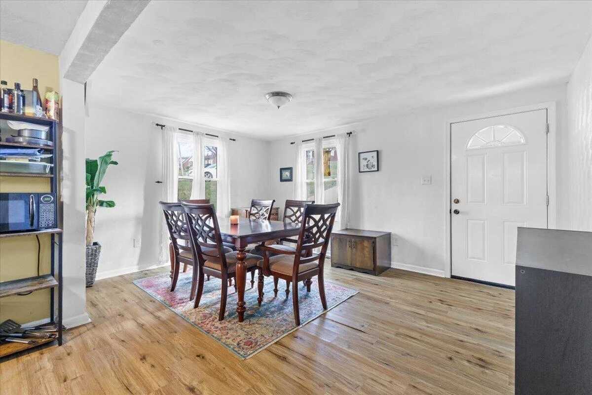 2633 Springhill DR - Photo 5