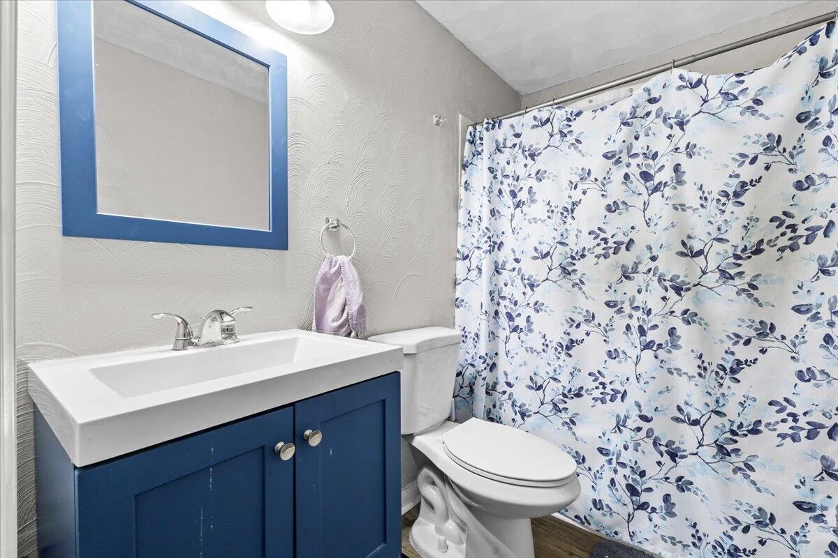 2633 Springhill DR - Photo 8