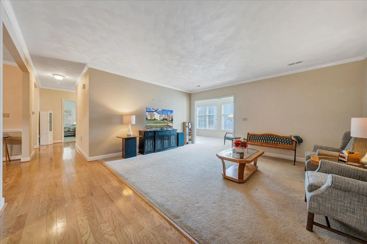 4865 Glen Ivy LN #APT 208 - Photo 4