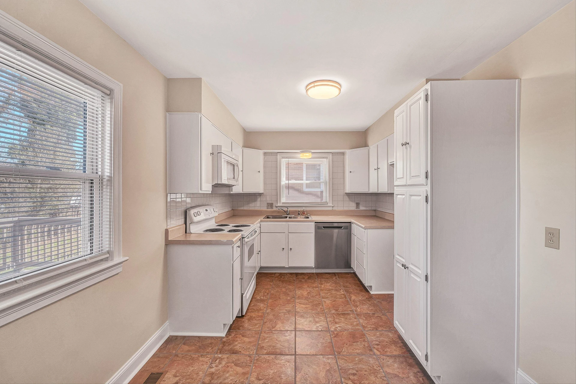 1013 Gardens RD - Photo 14