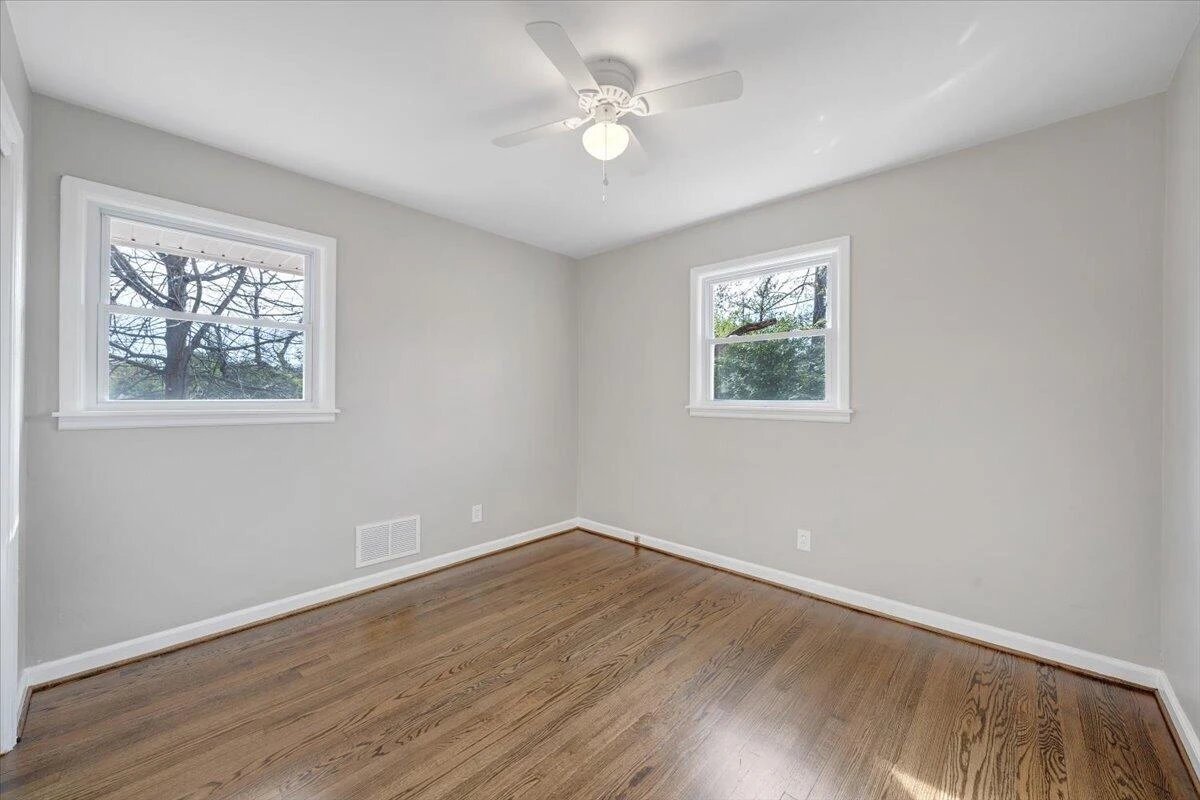 4301 Holmes ST - Photo 14