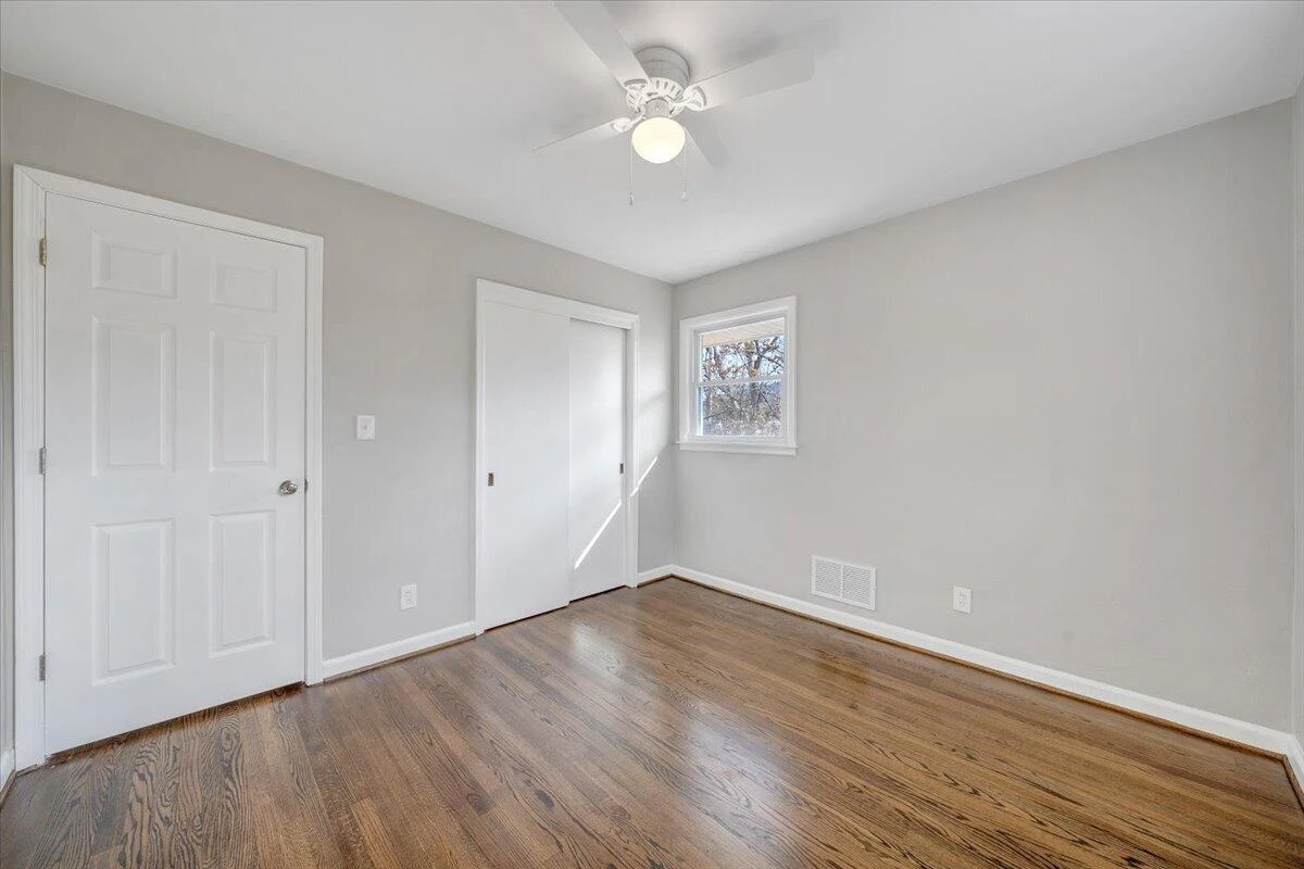 4301 Holmes ST - Photo 15