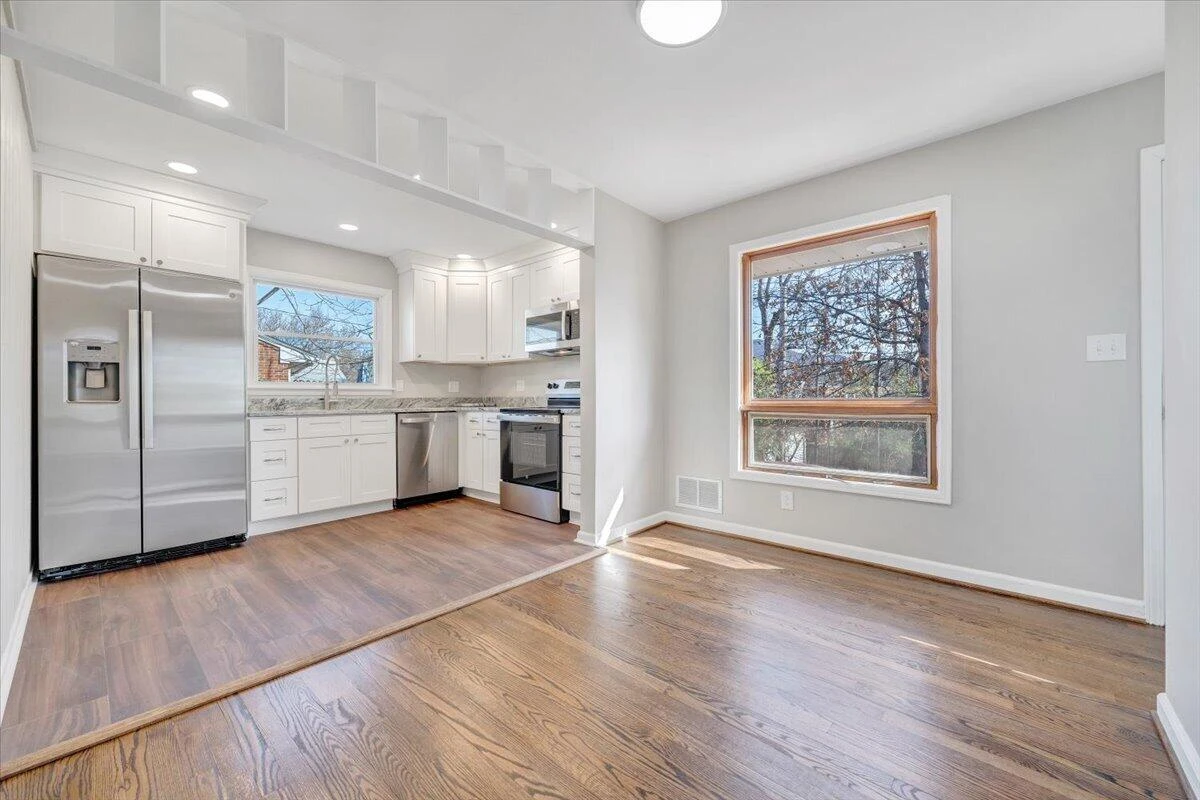 4301 Holmes ST - Photo 10
