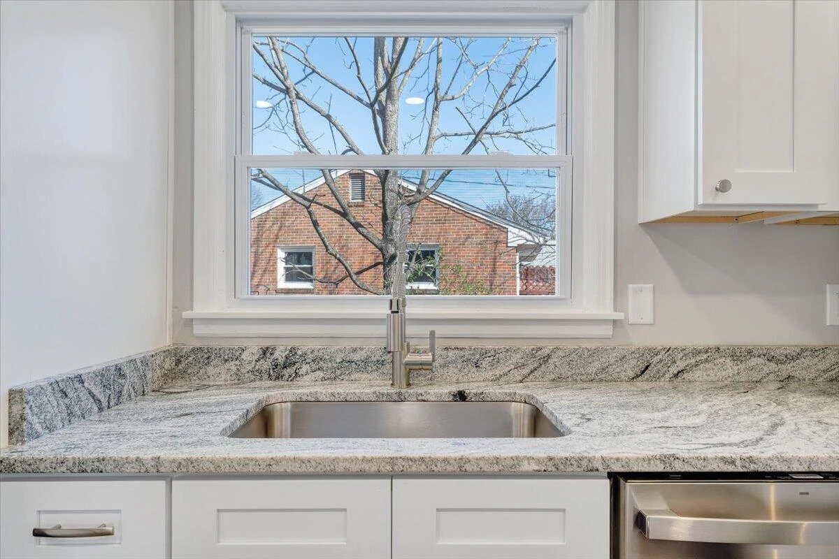 4301 Holmes ST - Photo 12
