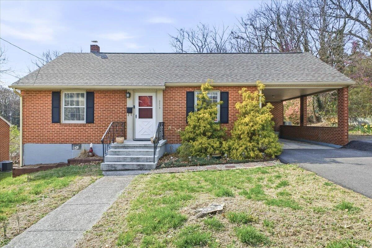 2219 Langdon RD