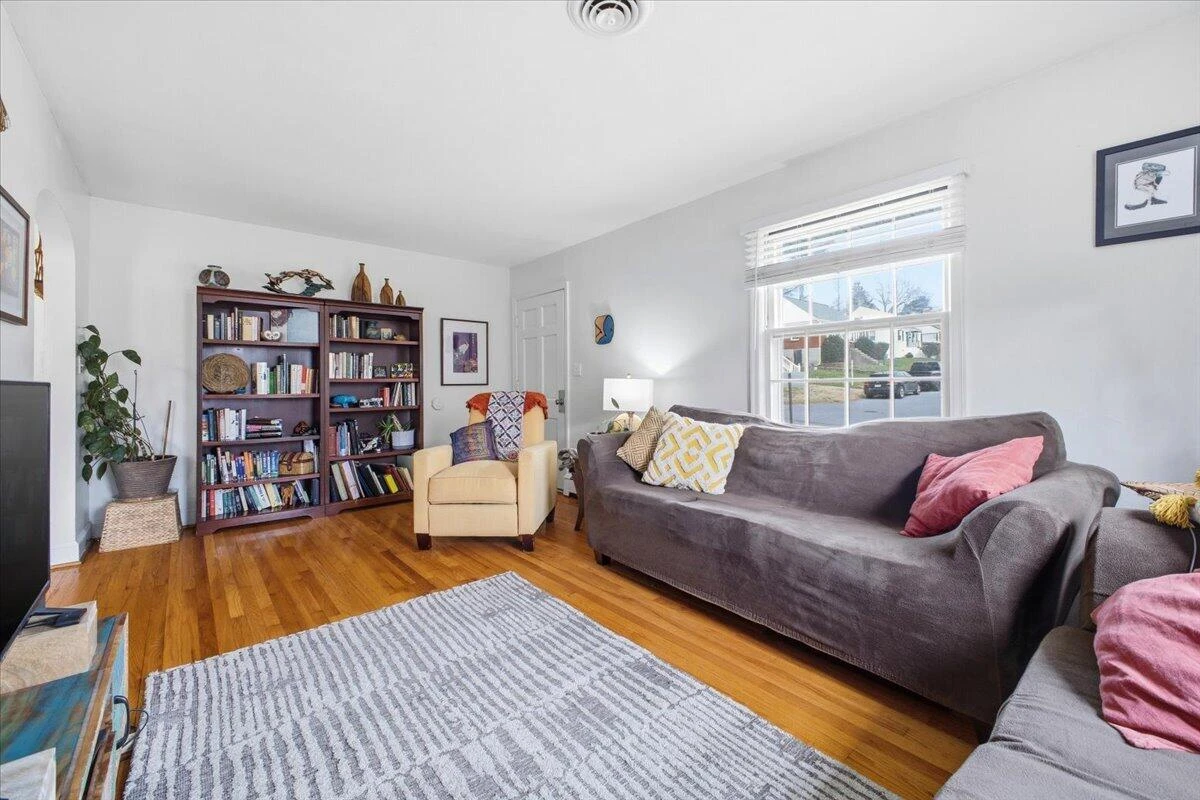 2219 Langdon RD - Photo 6
