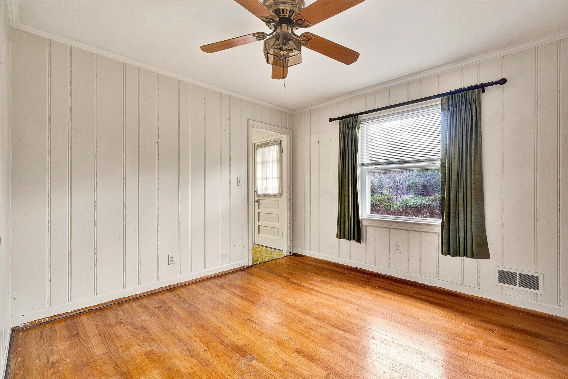3038 Dover DR - Photo 16
