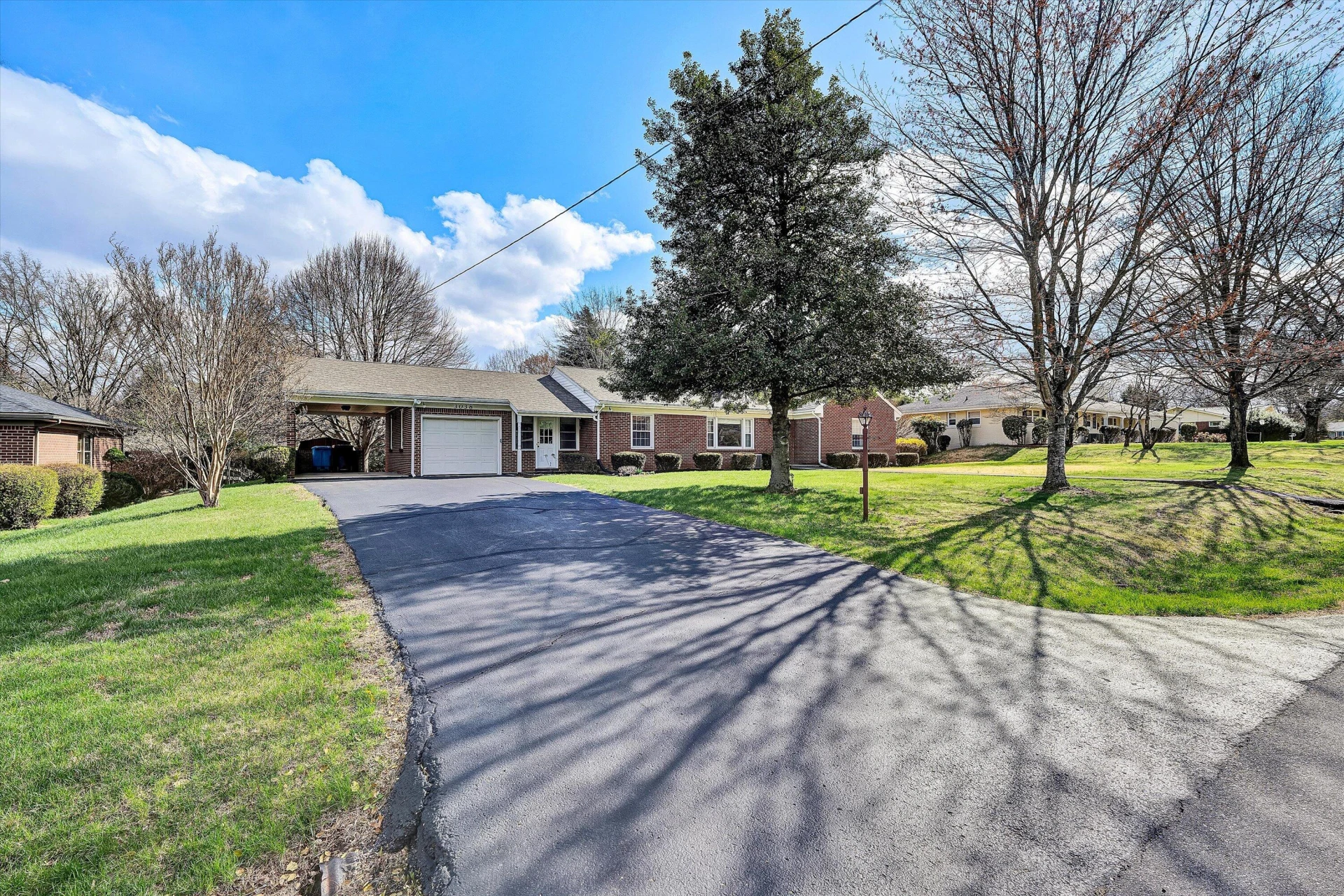 3038 Dover DR - Photo 31