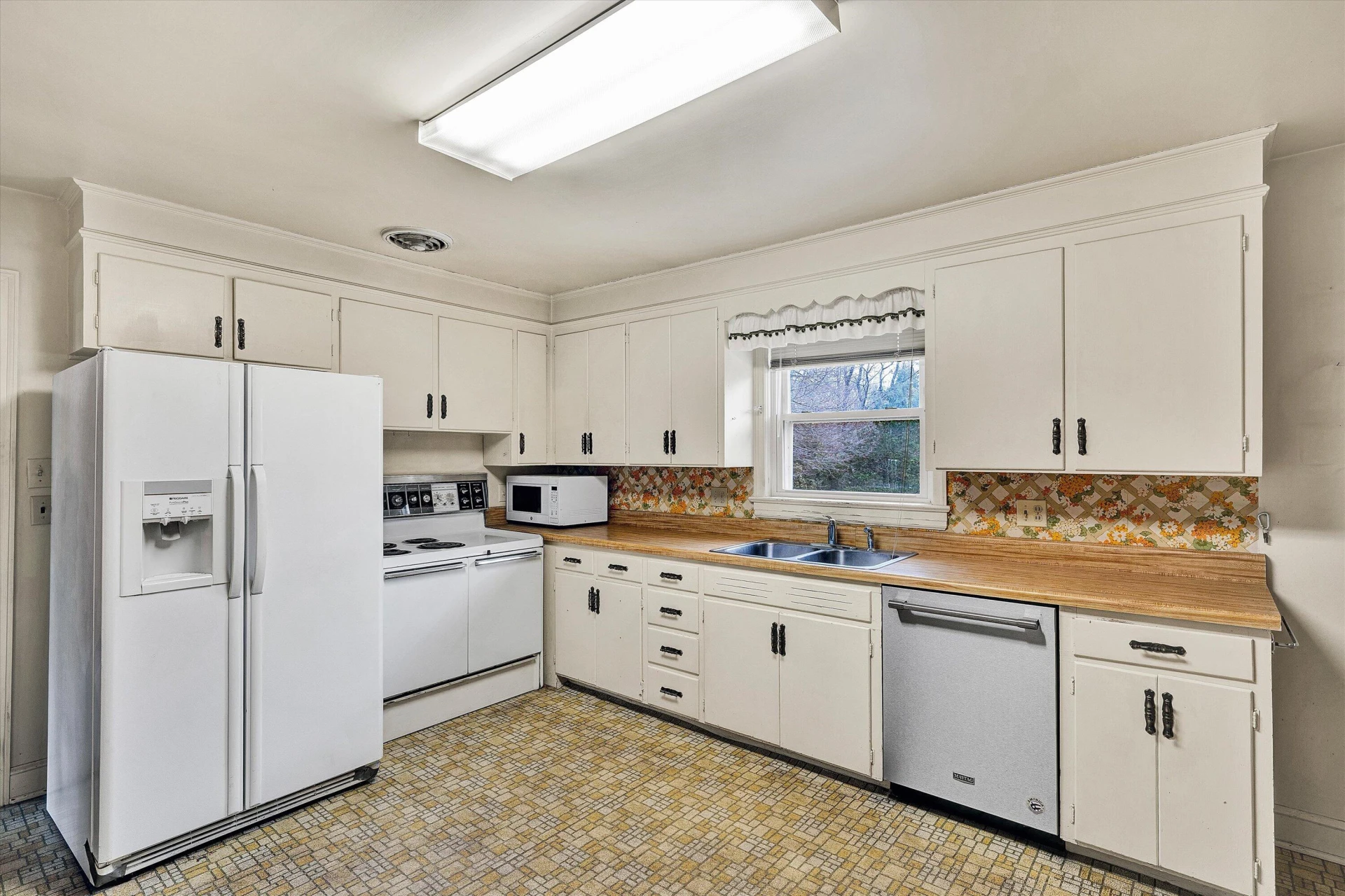 3038 Dover DR - Photo 9