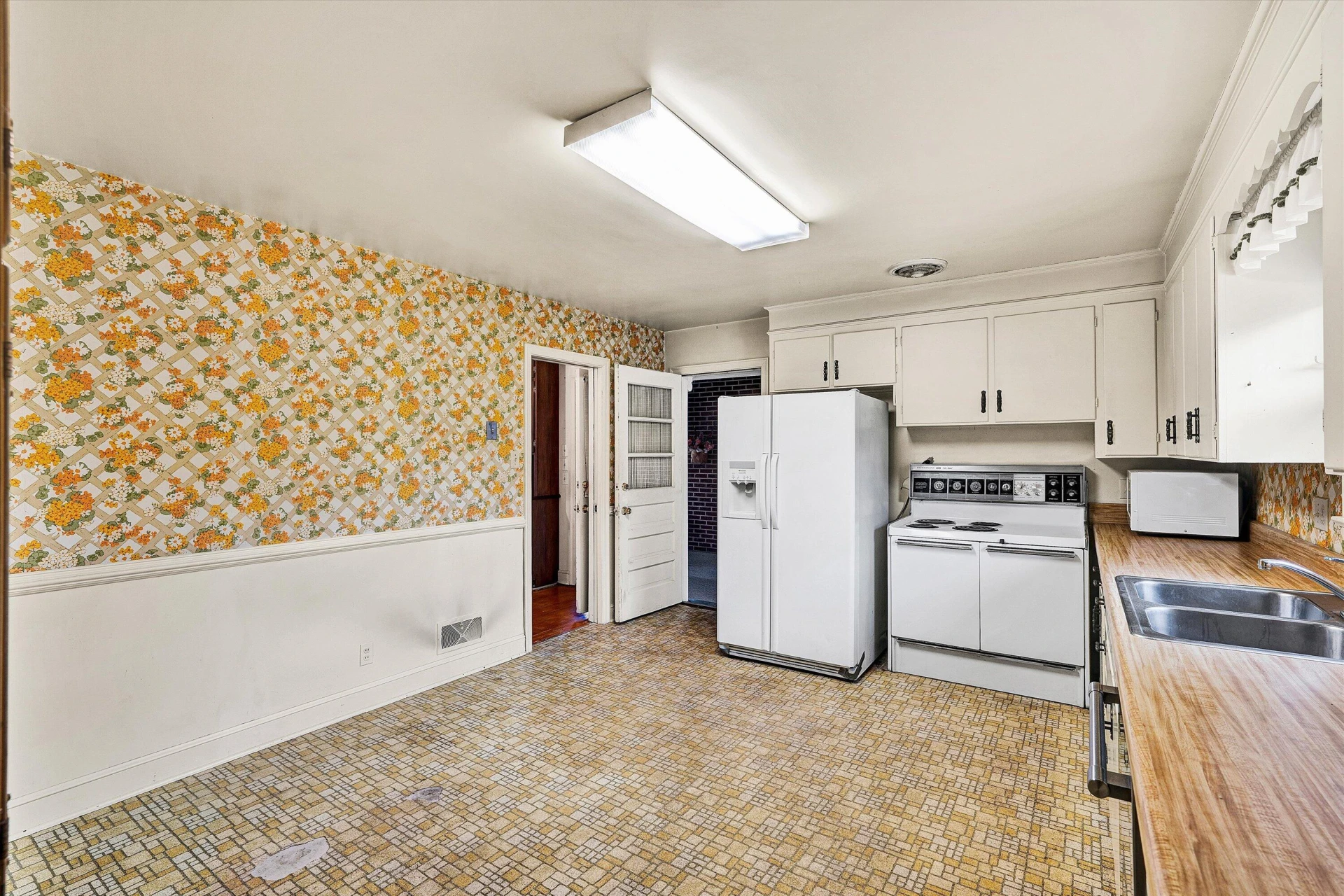 3038 Dover DR - Photo 11