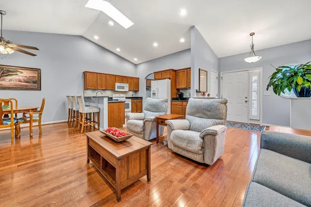 6651 Stonelyn Cottage CT
