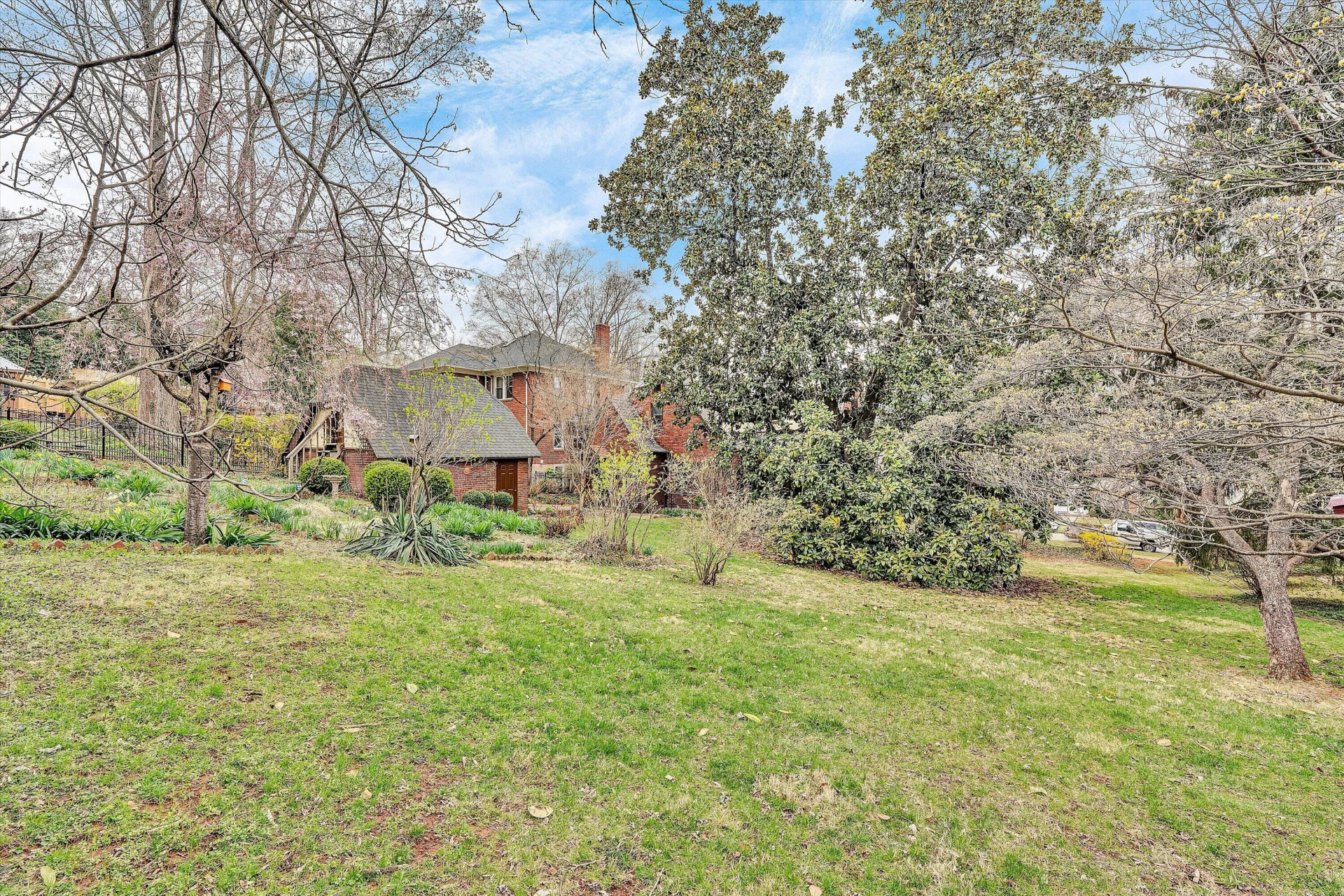 2610 Longview AVE - Photo 7