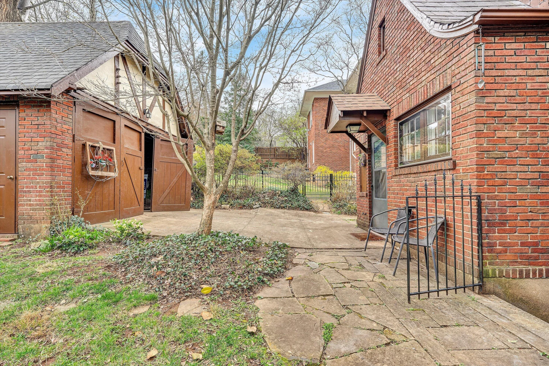 2610 Longview AVE - Photo 56