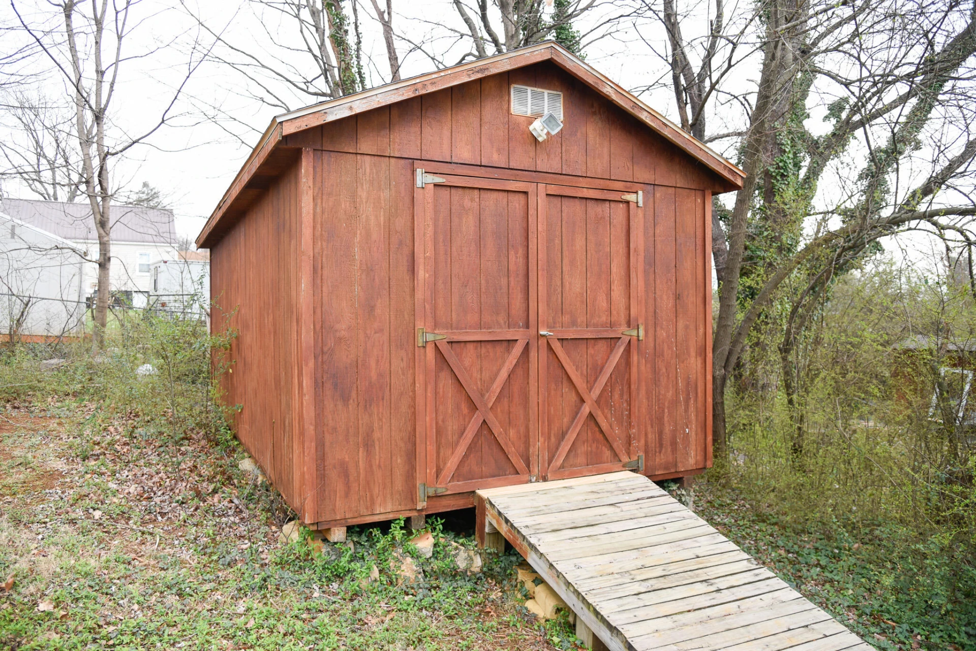 2427 Ravenwood AVE - Photo 20